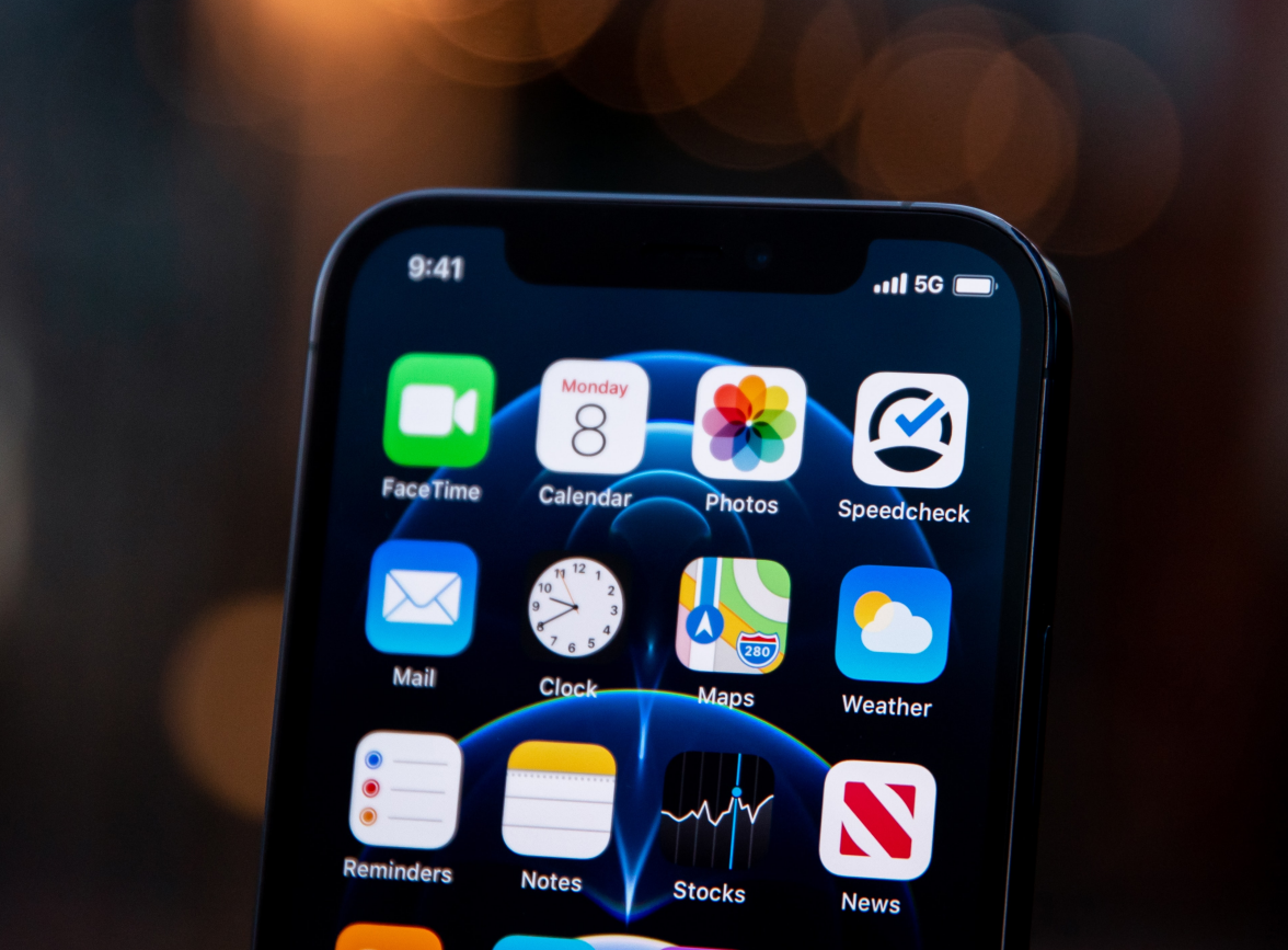 定日苹果手机维修分享为什么 iPhone 12 在冬季会自动关机 