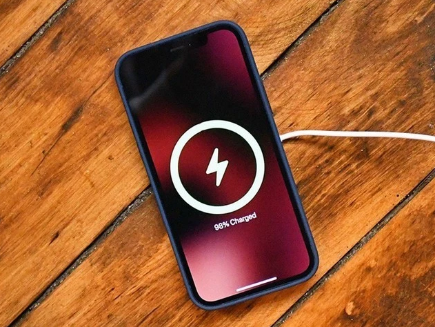 定日苹果手机维修分享iPhone 12可以随便充电吗 